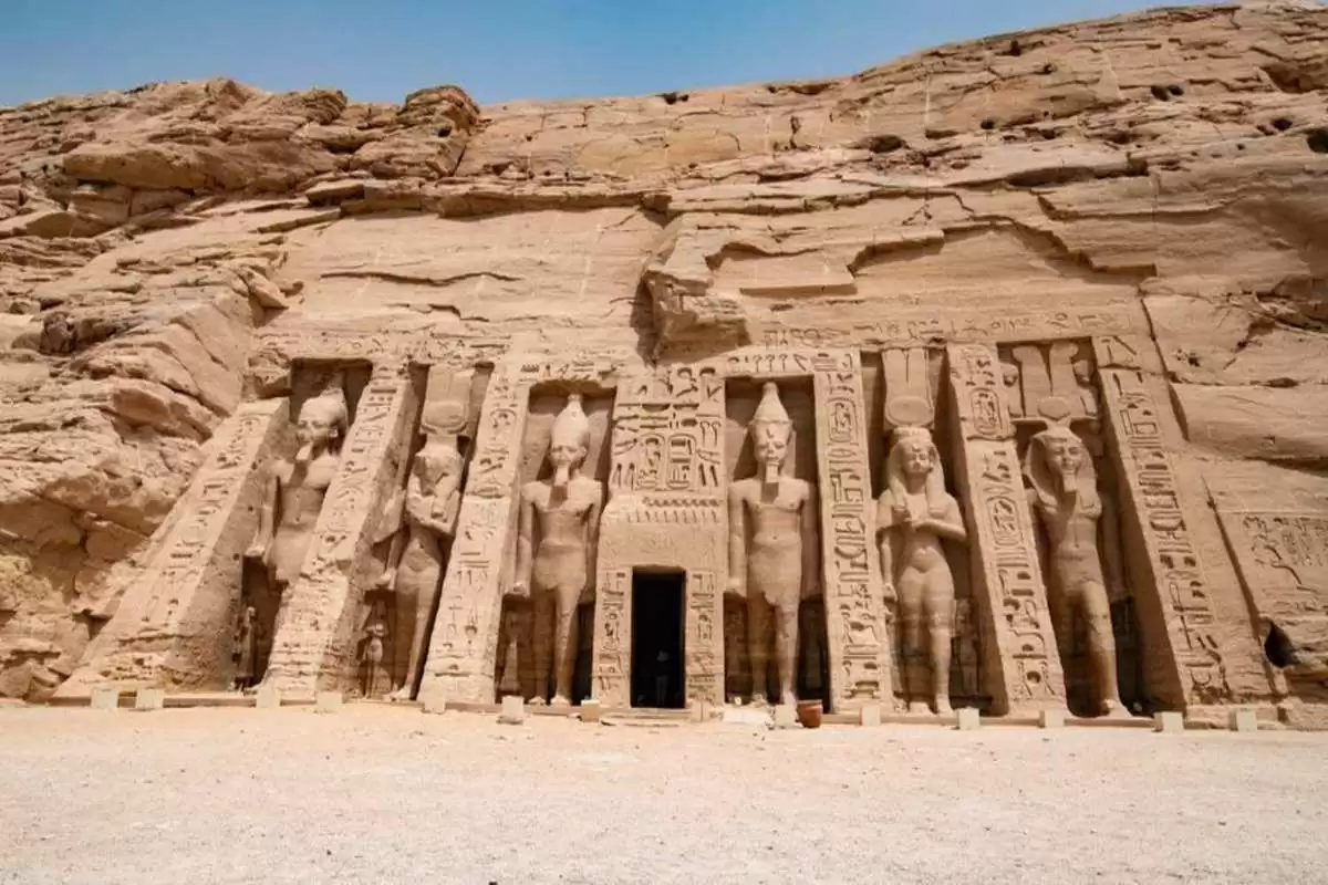 Package 4 days 3 nights luxor to abu simbel short break